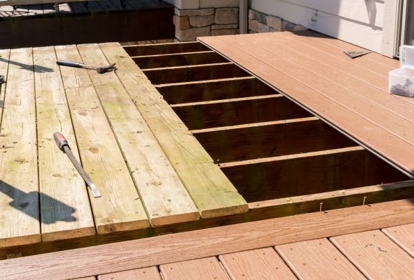 Cost of Deck Floor Replacement in Woodland Hills